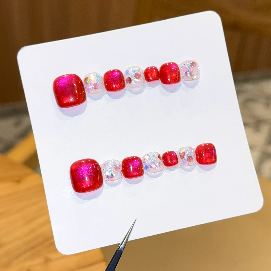 Artificial nails with sparkling accents and glittering design Stornfield