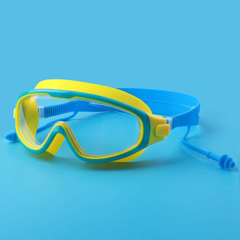 Swim mask with extended field of vision and child-friendly design Stornfield