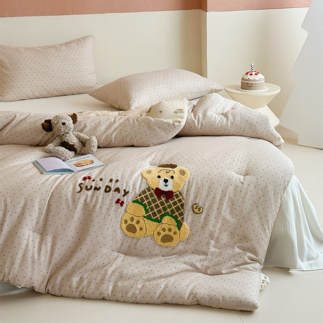 Children's Embroidered Plush Comforter with Appliqué Motif and Reversible Lining