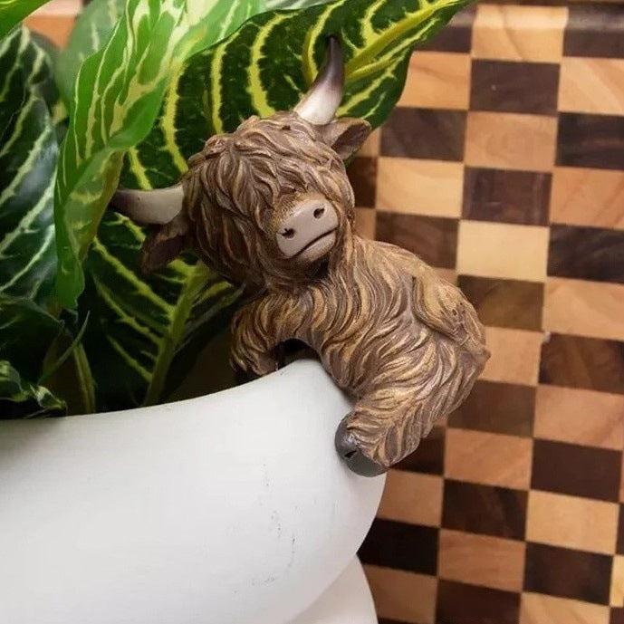 Highland Cow Dashboard Figurine Stornfield