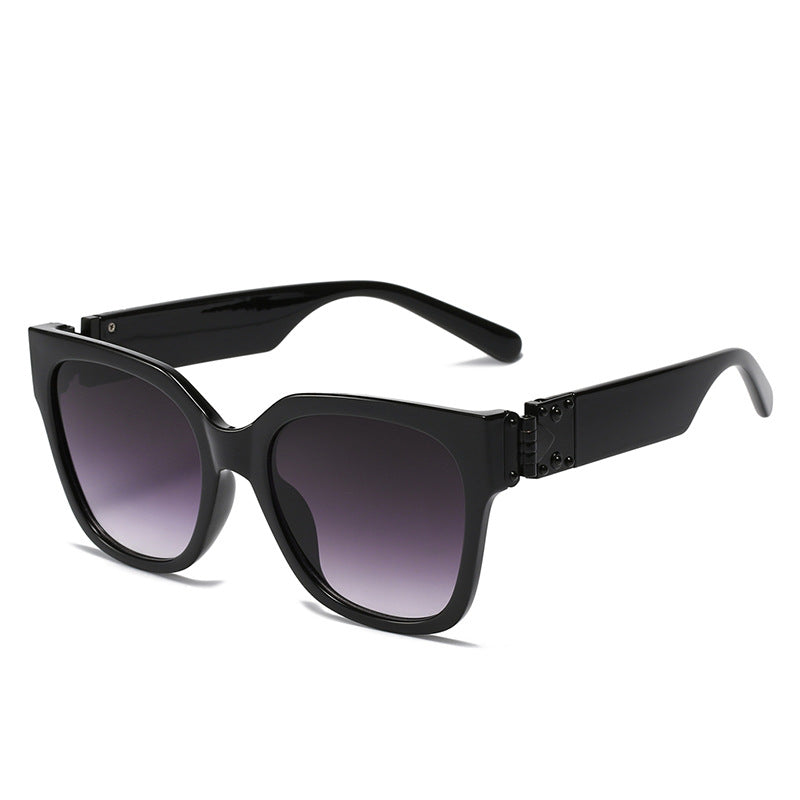 Women's elegant oversized sunglasses with luxurious metal accent Stornfield