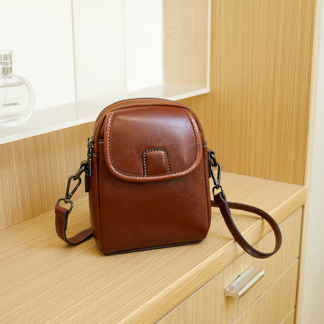 Vintage-Inspired Crossbody Bag