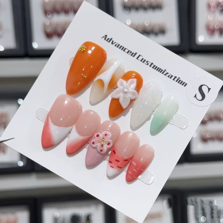 Customized Floral-Themed Press-On Nail Art Set