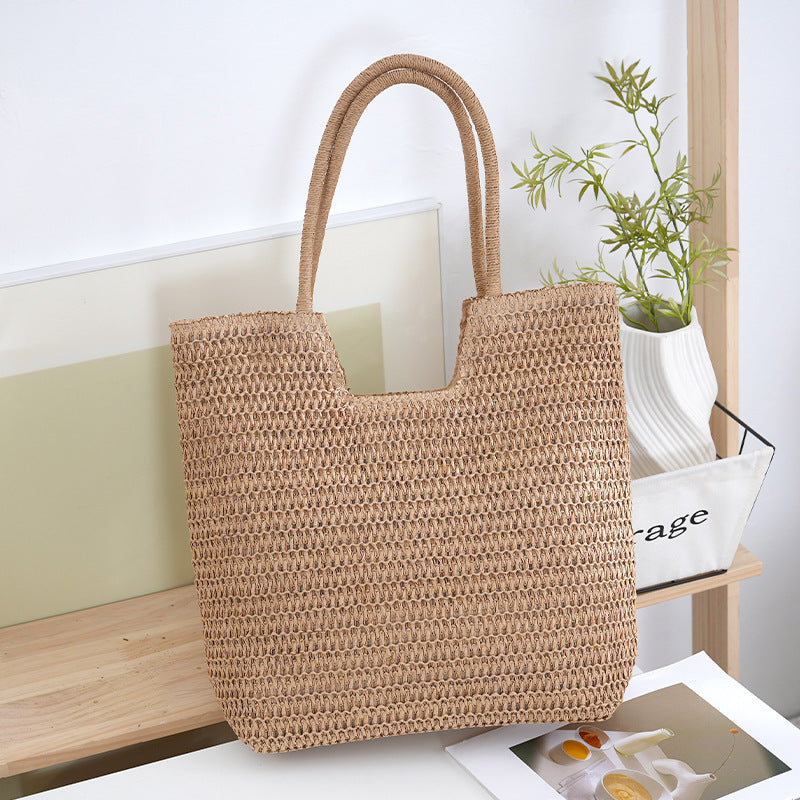 Handmade straw bag with modern design Stornfield