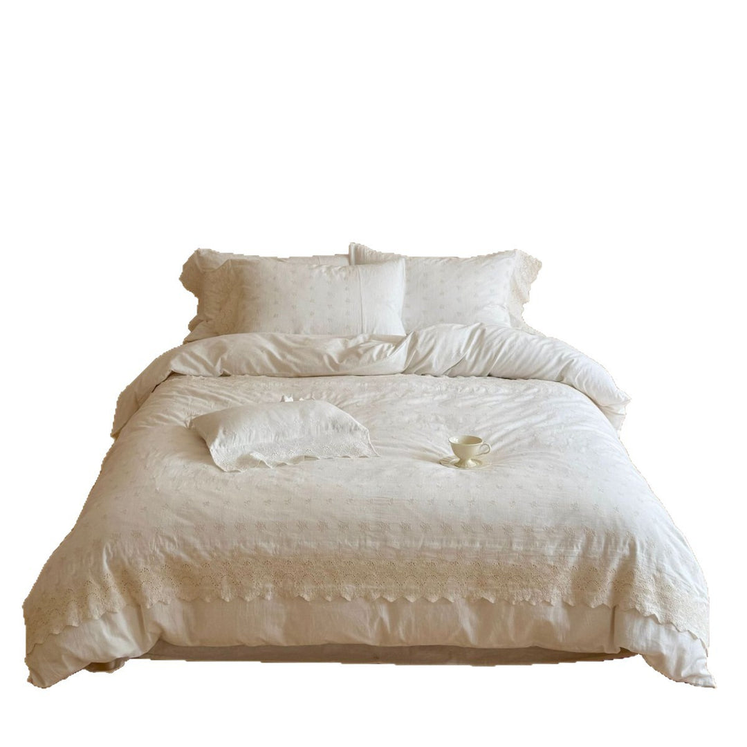 Exclusive cotton-linen bedding set with broderie anglaise and ruffled edge