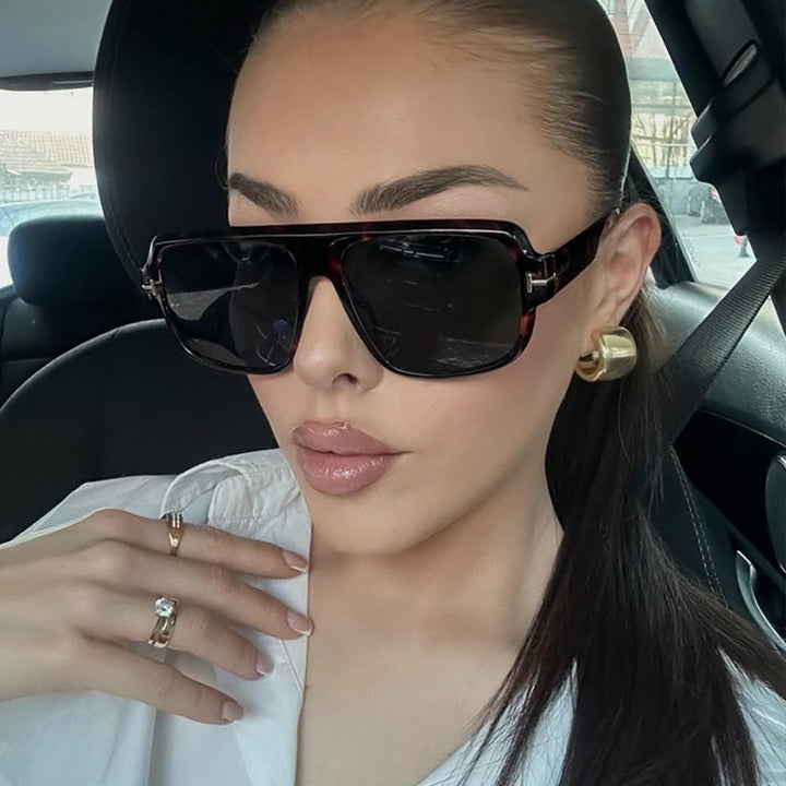 Women’s fashionable square sunglasses with trendy tortoiseshell pattern Stornfield