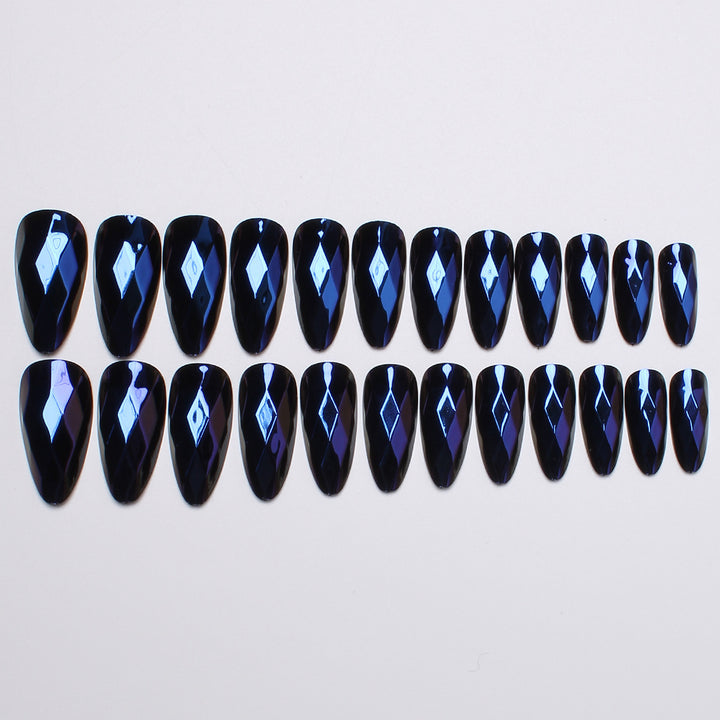 Diamond-Shaped Press-On Nail Set Stornfield