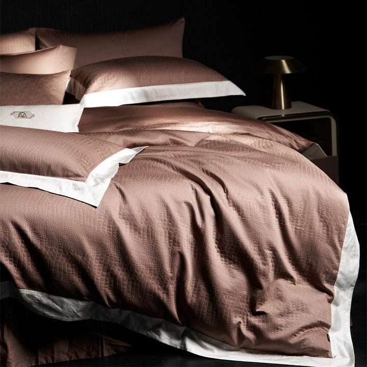 Satin bed linen set with reversible function, extra soft shine and contrasting trim