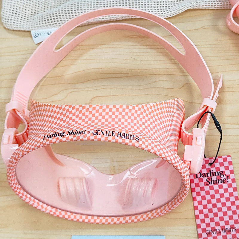 Diving mask with wide field of vision and adjustable headband Stornfield
