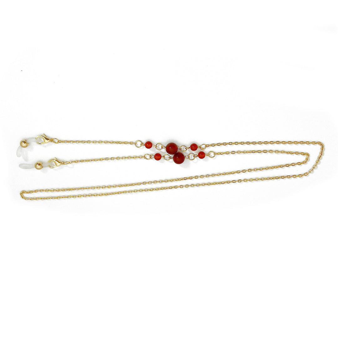 Elegant jewelry holder chain with red accents Stornfield