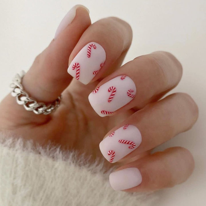 Decorative Press-On Nail Art Set with Elegant Floral and Shimmer Design Stornfield