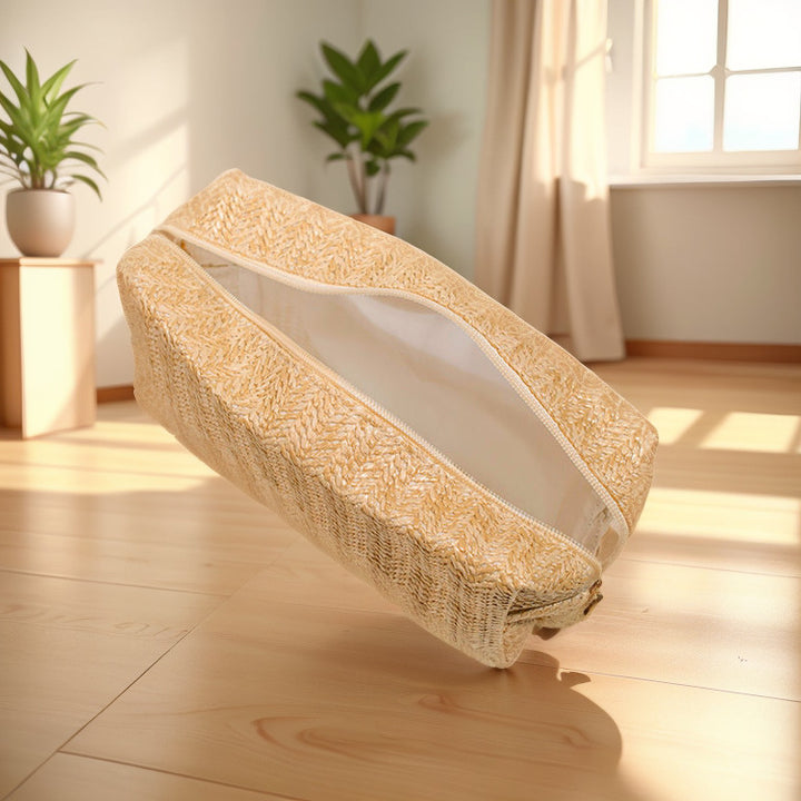 Cosmetic bag made of natural rafia material with elegant design Stornfield
