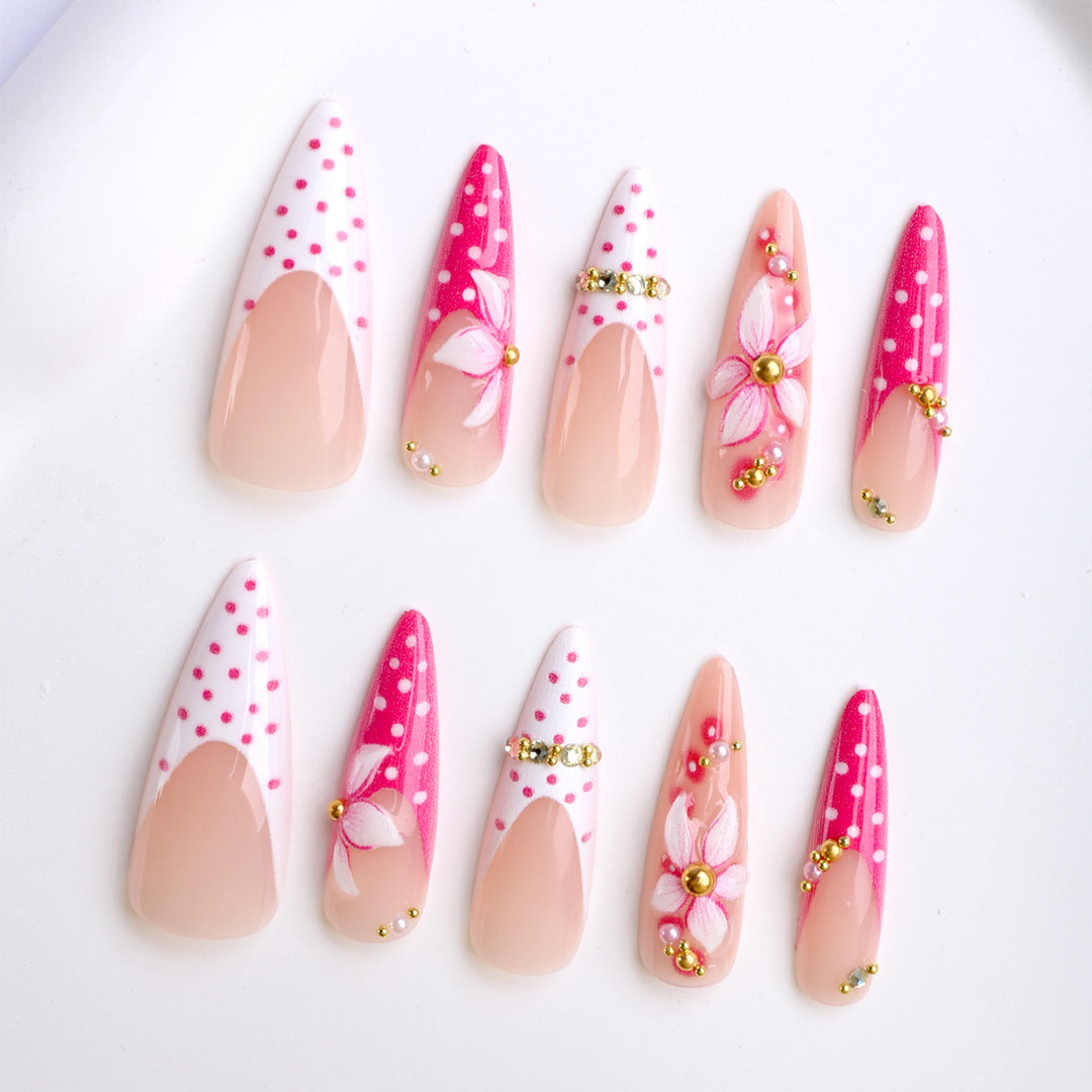 Artificial Nails in Elegant Flower Pattern Stornfield