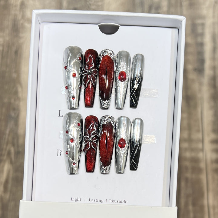 Decorative Press-On Nail Art Set with Chic Metallic Accents Stornfield