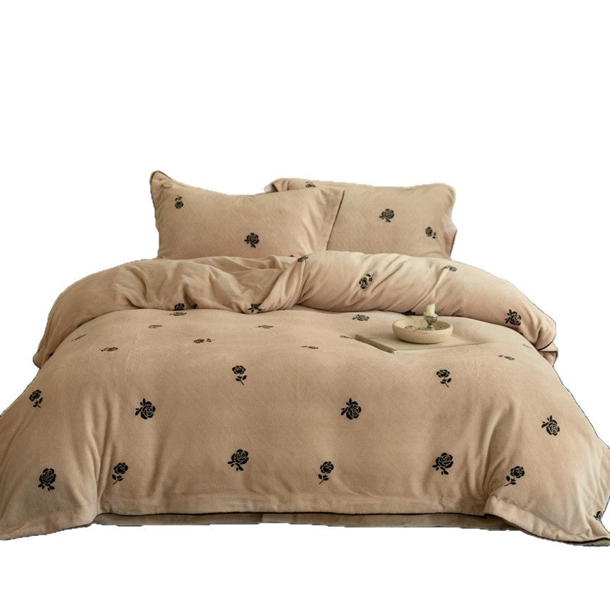 Microfleece bedding set with embroidered rose appliqués
