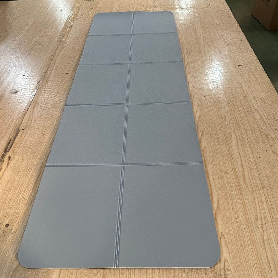 Non-slip training mat with structured design Stornfield