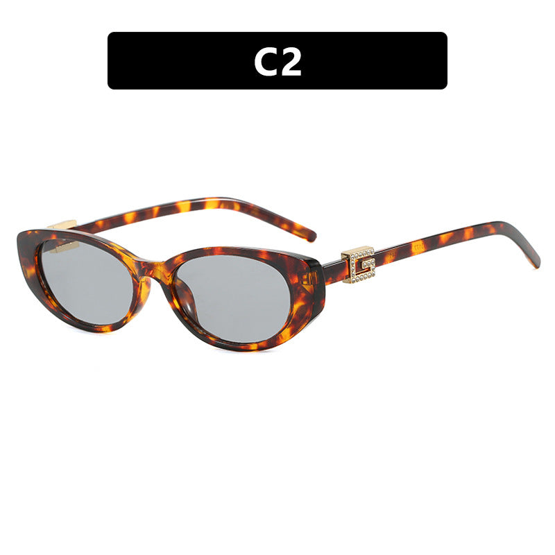 Women's cat-eye sunglasses with elegant metal frame and protective UV filter Stornfield