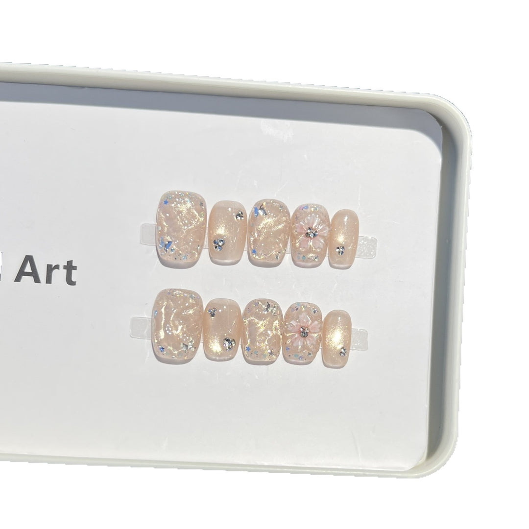 Decorative Floral Press-On Nail Set with Shimmering Accents Stornfield