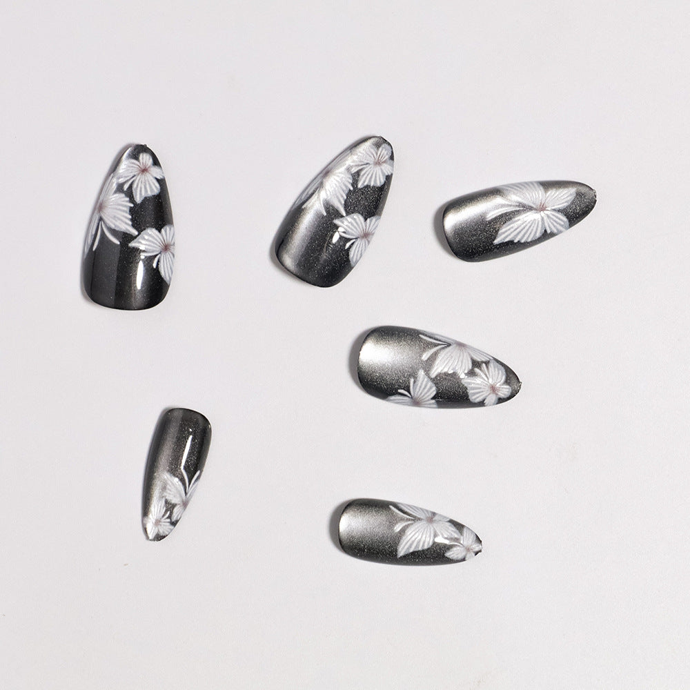 Floral Accent Press-On Nails Set Stornfield
