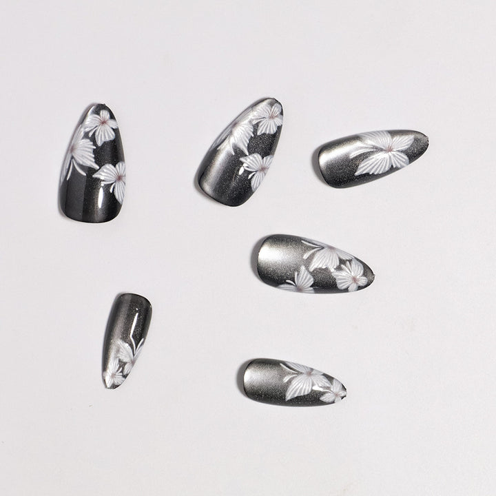 Floral Accent Press-On Nails Set Stornfield