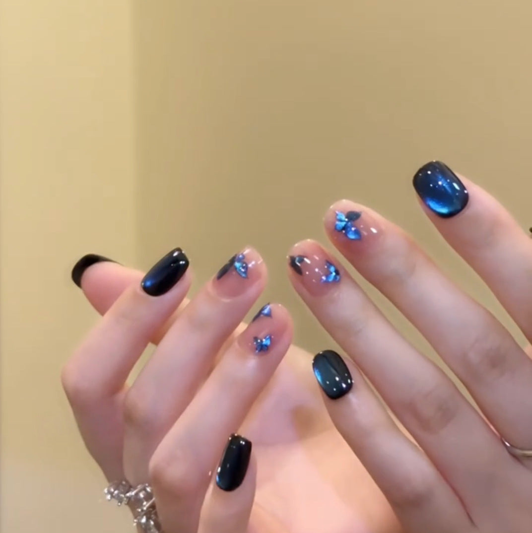 Artificial Nail Art with Glitter and Flower Designs Stornfield