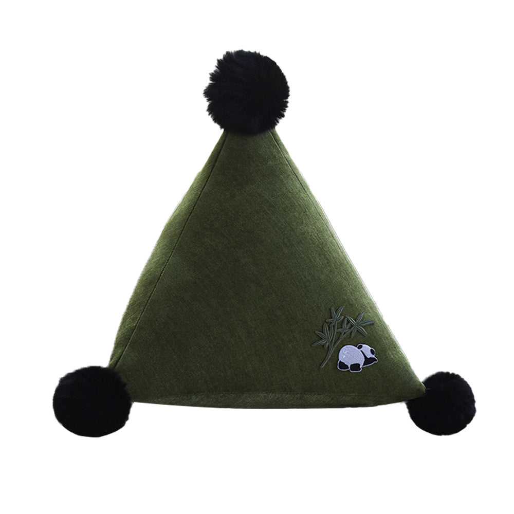 Decorative pillow in pyramid shape with animal design