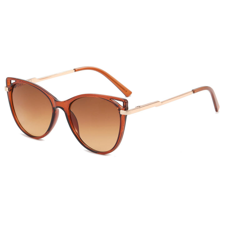 Ladies trendy cat-eye sunglasses with mirrored lenses Stornfield