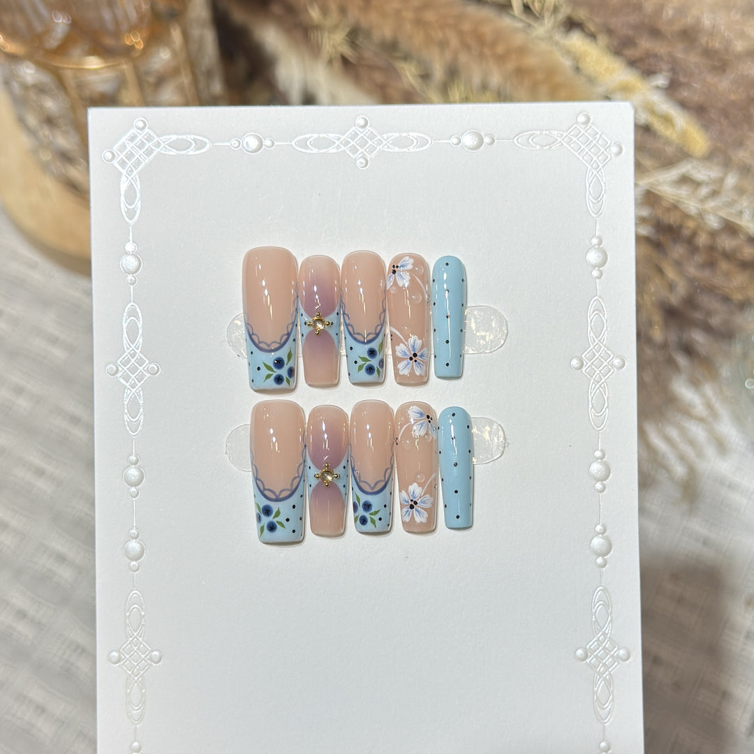 Artistic Press-On Nail Set with Floral and Geometric Design Stornfield