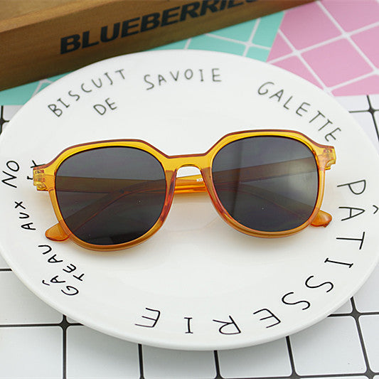 Ladies' fashionable sunglasses in elegant, octagonal design Stornfield