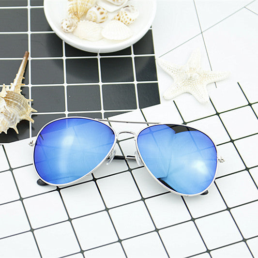 Women's modern pilot sunglasses with gradient lens design Stornfield
