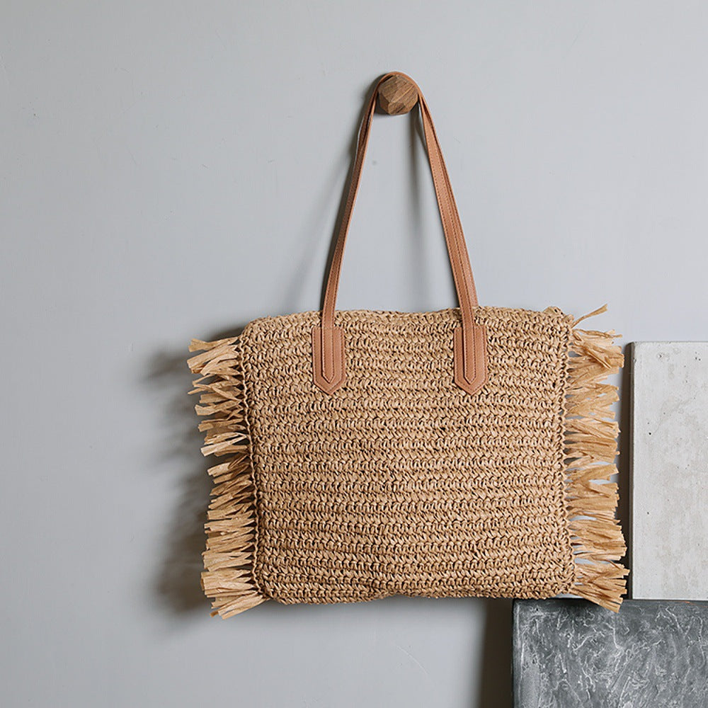 Elegant bag with fringes Stornfield