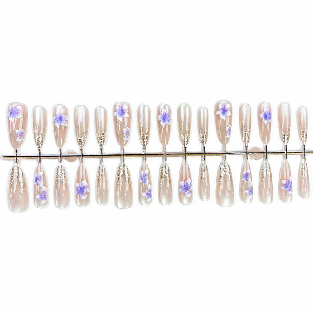 Artistic Floral-Embellished Press-On Nails Set
