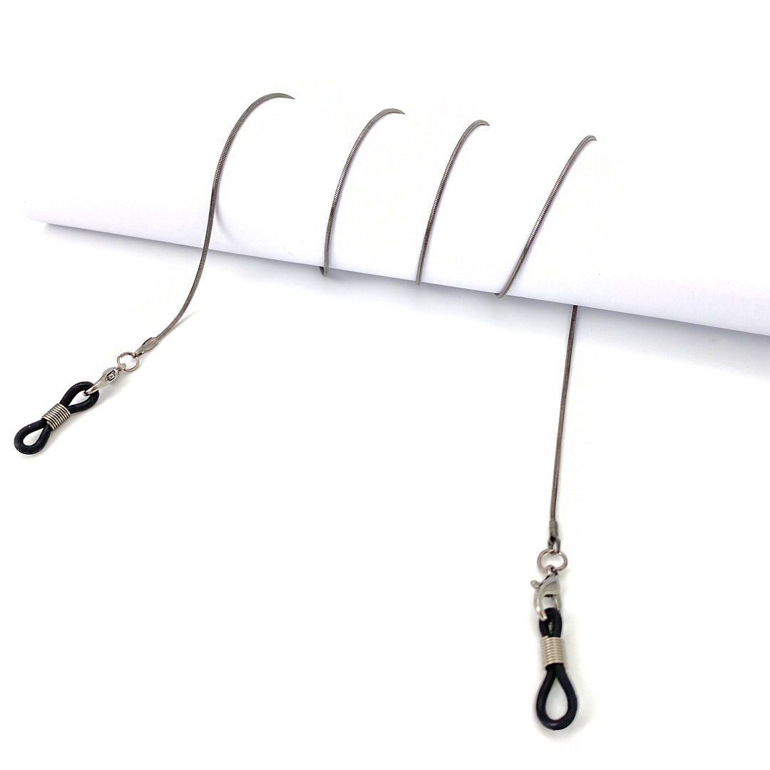 Minimalist Eyewear Chain Stornfield