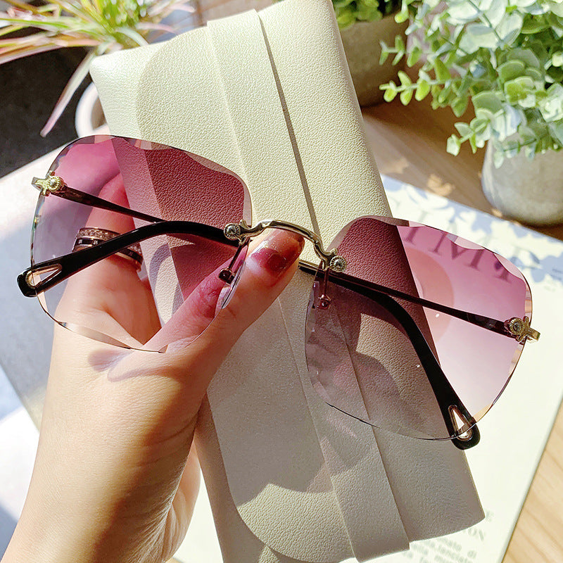 Women's stylish wing sunglasses with high-quality metal frame Stornfield