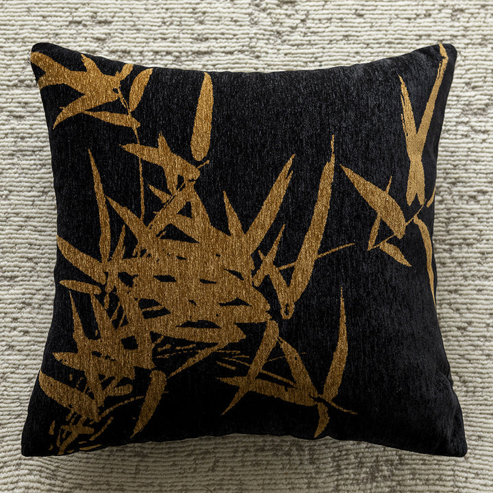 Luxurious cushion with panther design