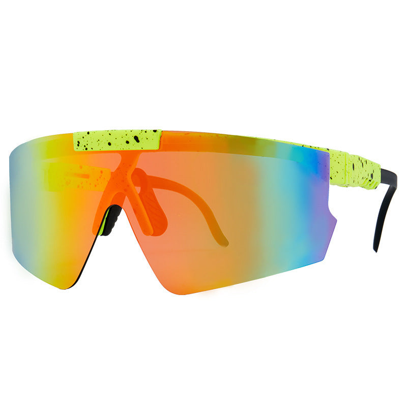 Women's sport sunglasses in modern design with large lenses Stornfield