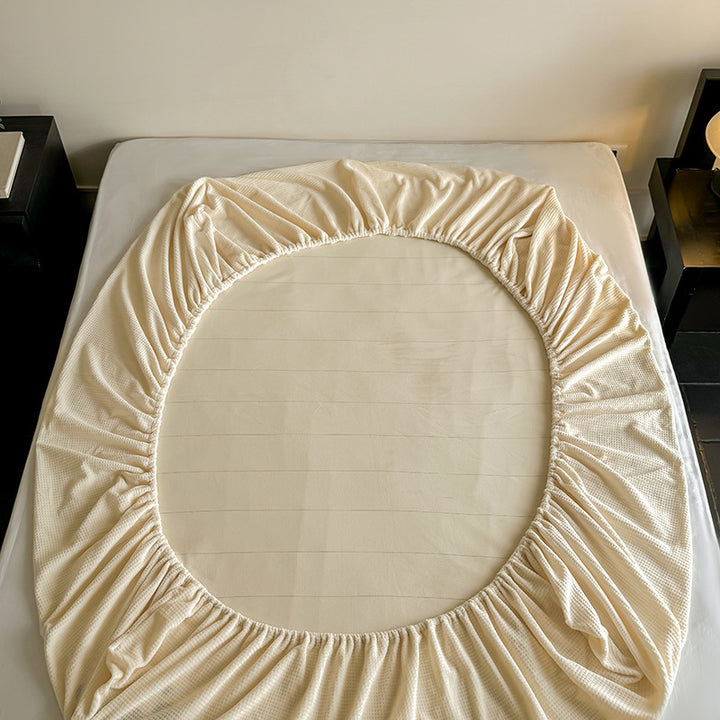 Elastic fitted sheet set made of waffle pique with embroidered panda applique