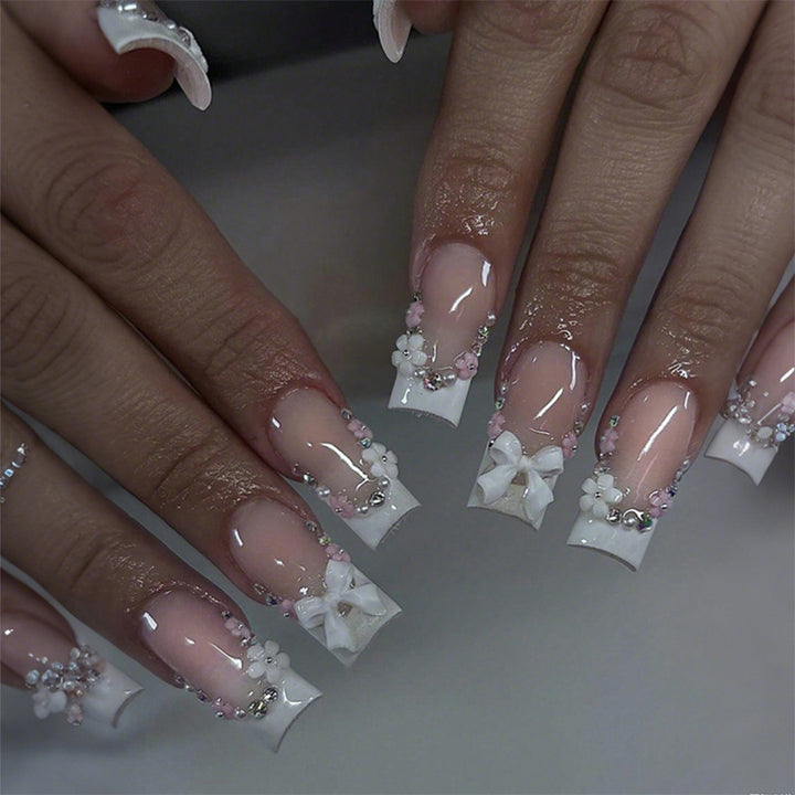 Decorative Press-On Nails Art Set with Floral and Gem Embellishments Stornfield