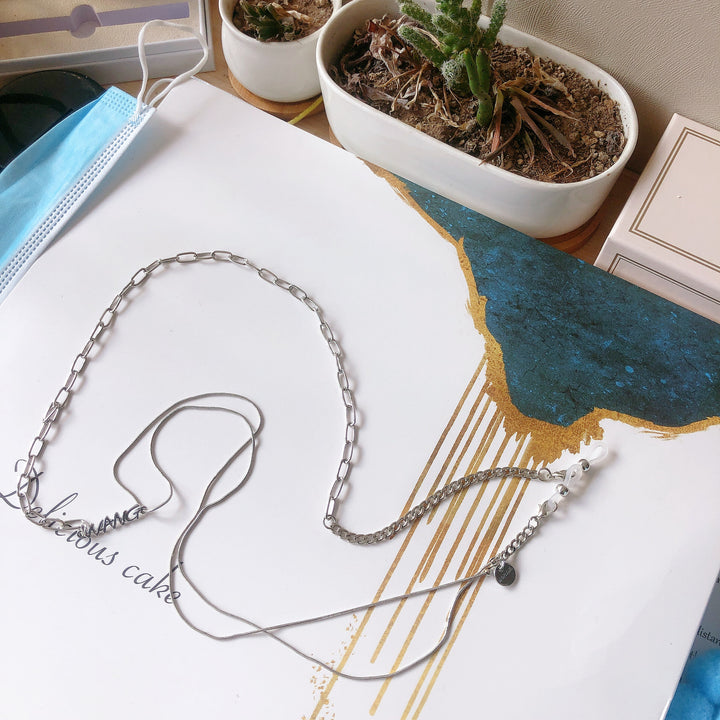Adjustable Gold-Plated Eyewear Chain Stornfield