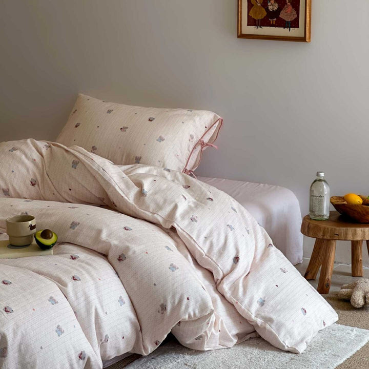 Cozy bedding set made of cotton percale with fine Vichy check and bow decoration