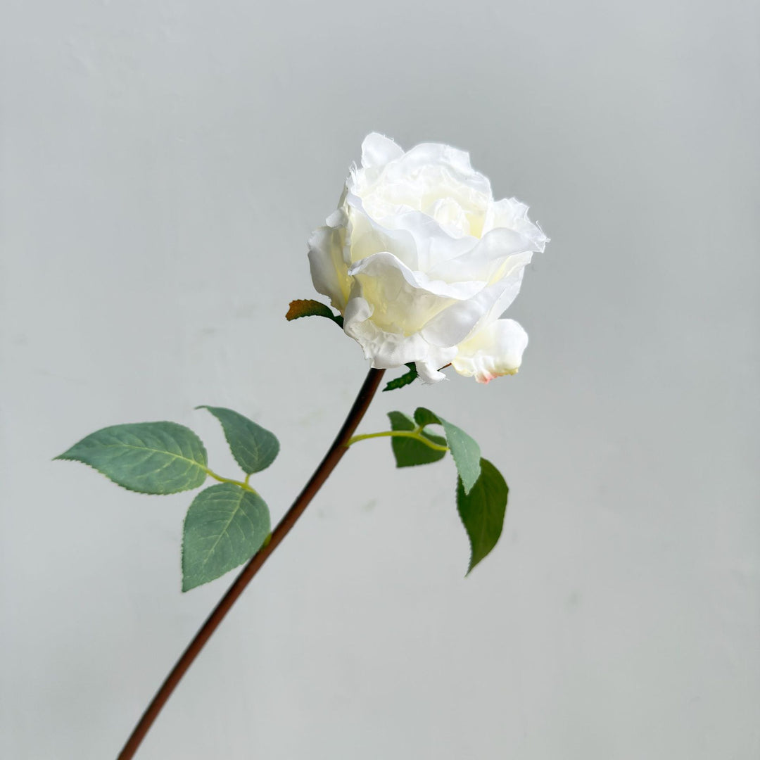 Natural Looking Floral Decor