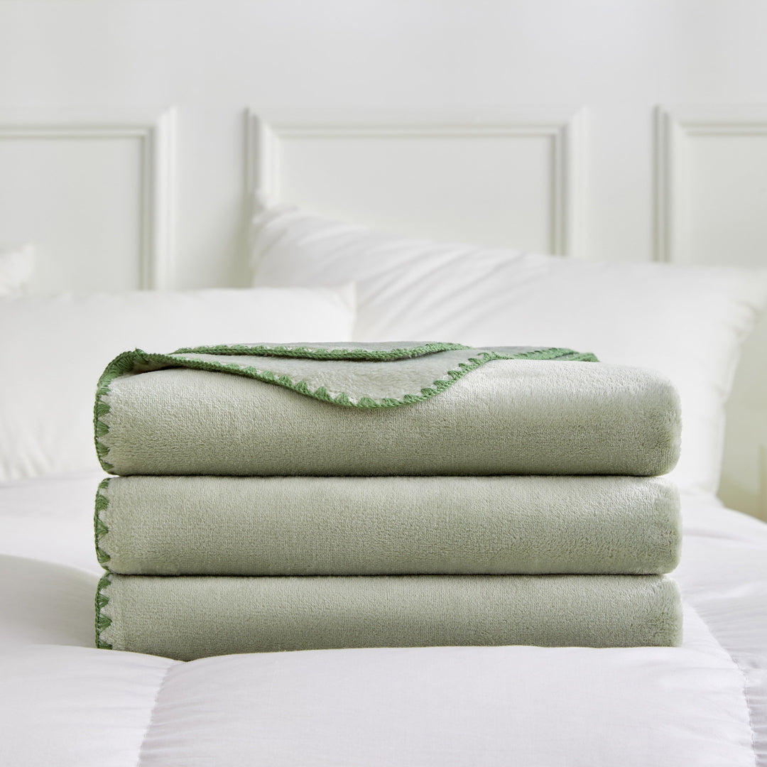 Ultra Soft Fleece Throw Blanket