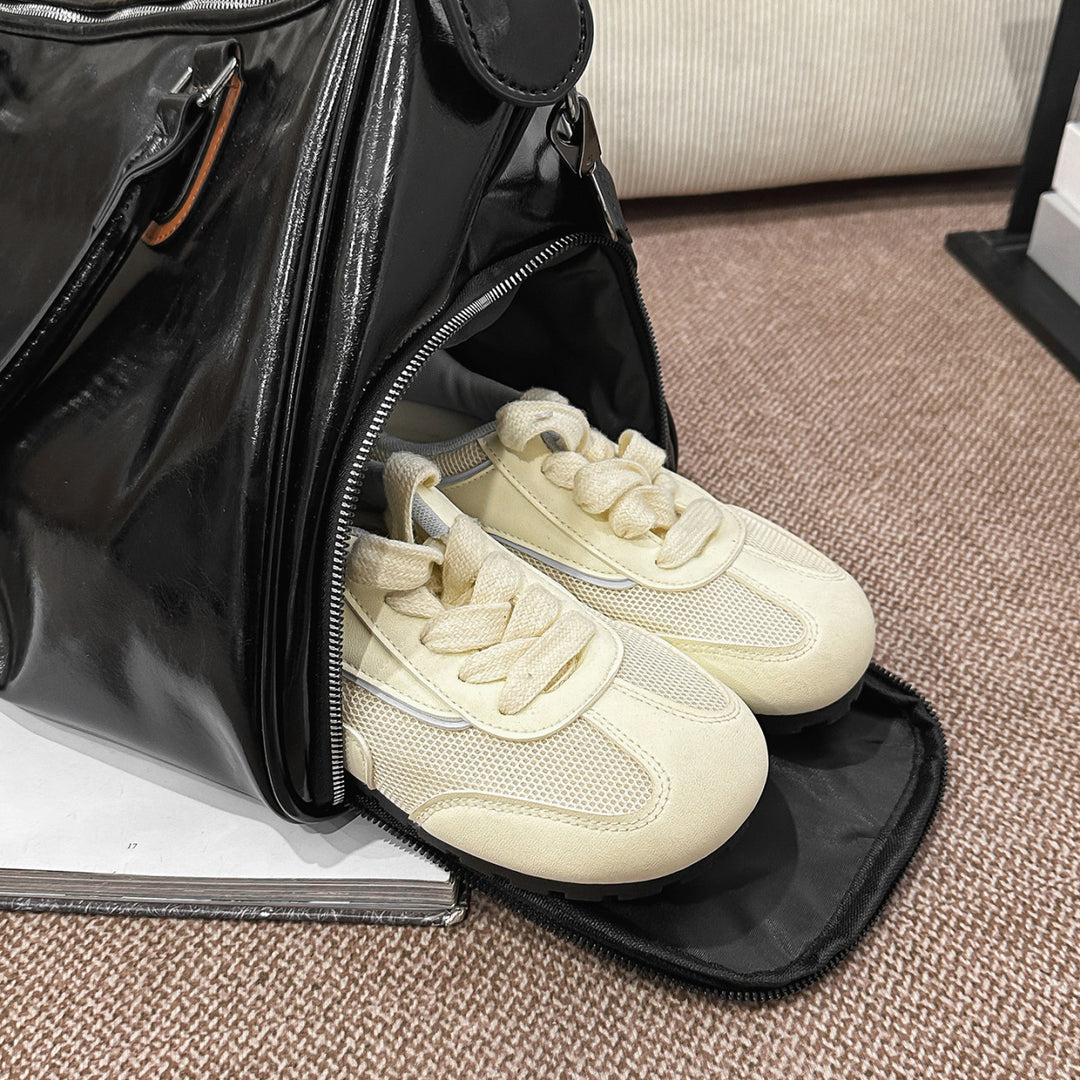 Elegant Sports Duffel Bag with Practical Compartments Stornfield
