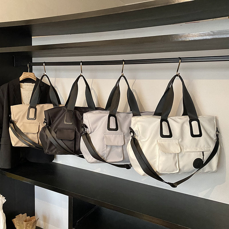 Multifunctional leisure bag with sturdy carrying handles and many compartments Stornfield