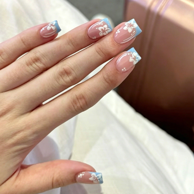 Artificial nail set with delicate flower designs Stornfield