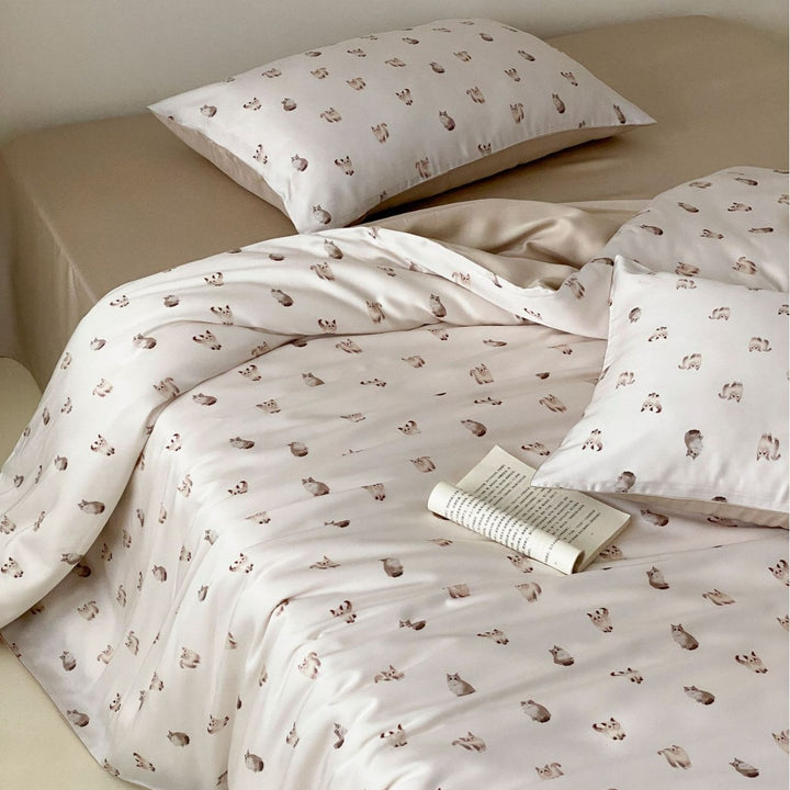 Bedding set made of cotton satin with floral vintage print