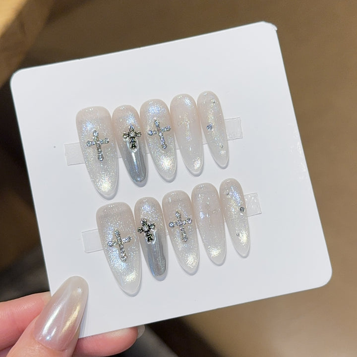 Glamorous artificial nails with sparkling accents Stornfield