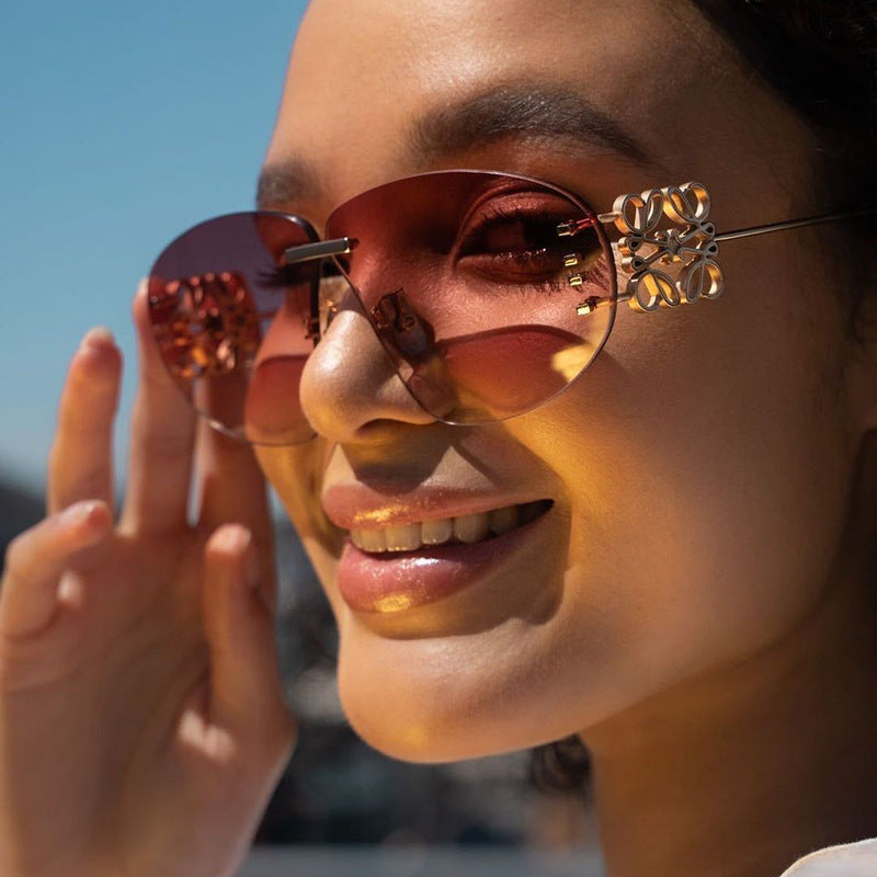 Women's fashionable sunglasses in elegant aviator style with gemstone details Stornfield