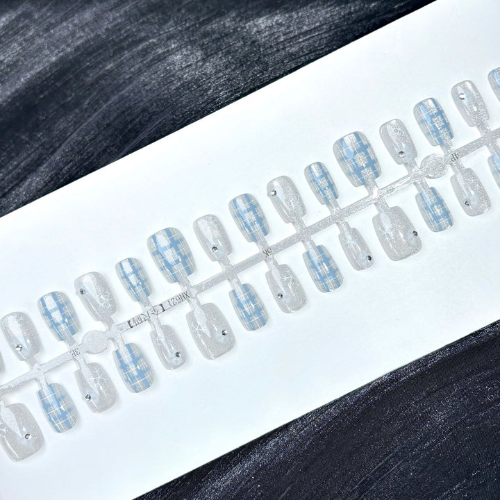 Plaid Pattern Press-On Nail Art Set