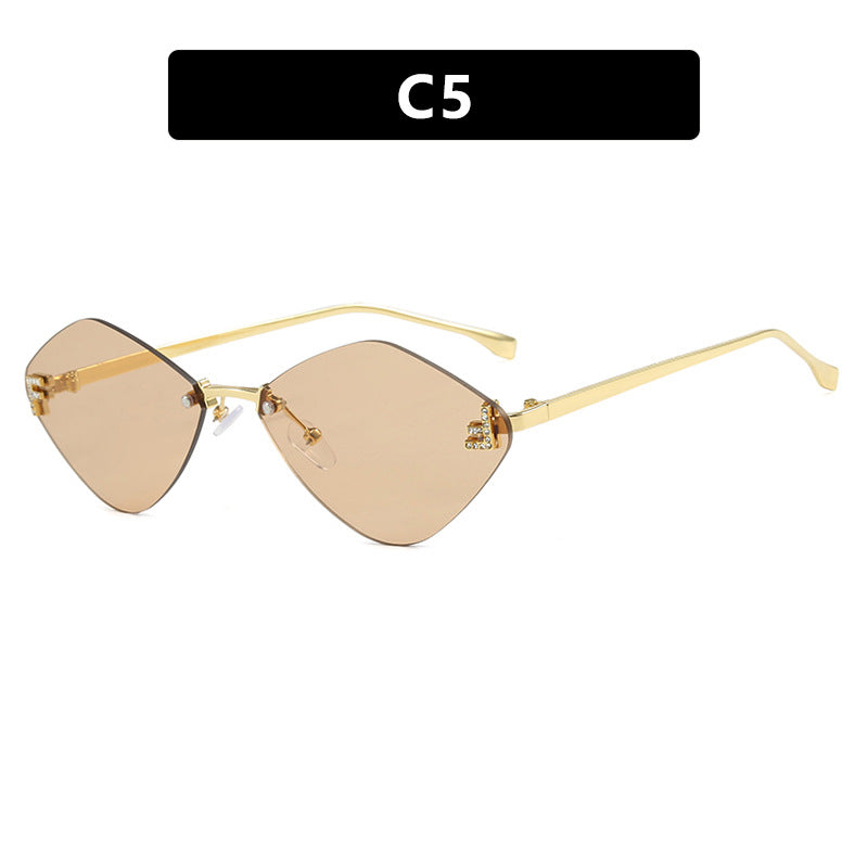 Women's geometric sunglasses in an extravagant design with gradient lenses Stornfield